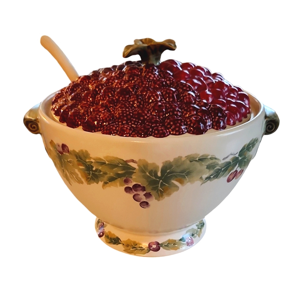 Pfaltzgraff Jamberry SoupTureen Ladle Punch Bowl GrapesCherries Raspberry